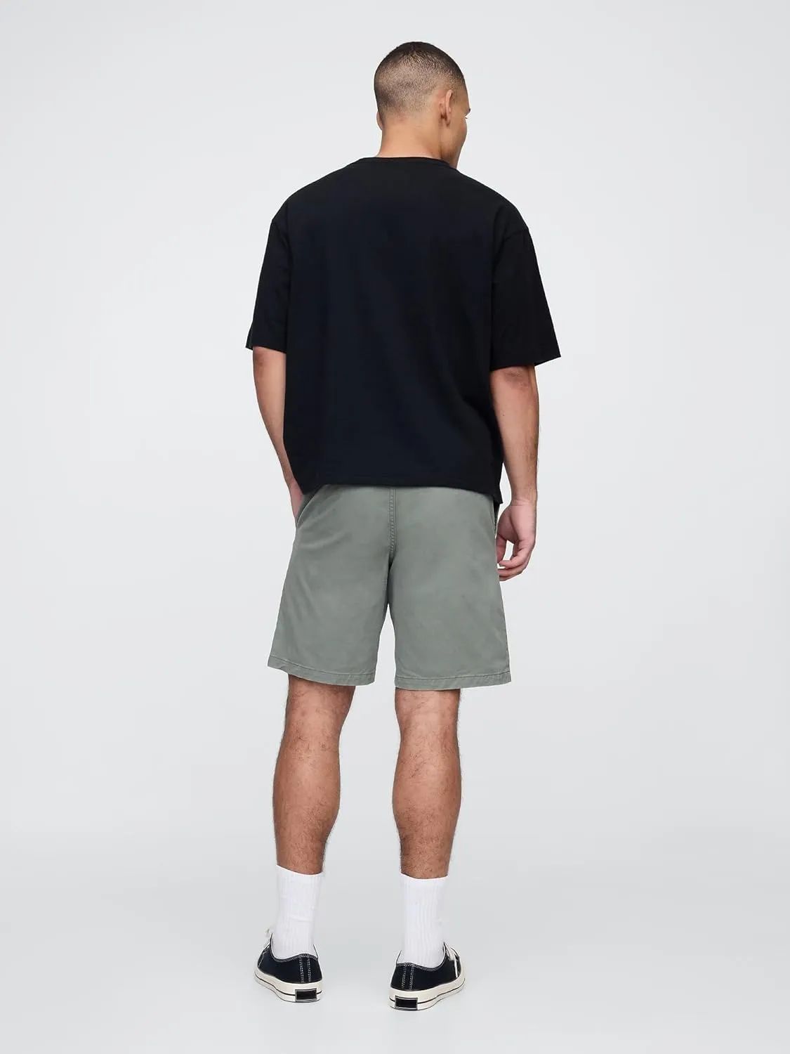 GAP Men's 9" Essential Shorts