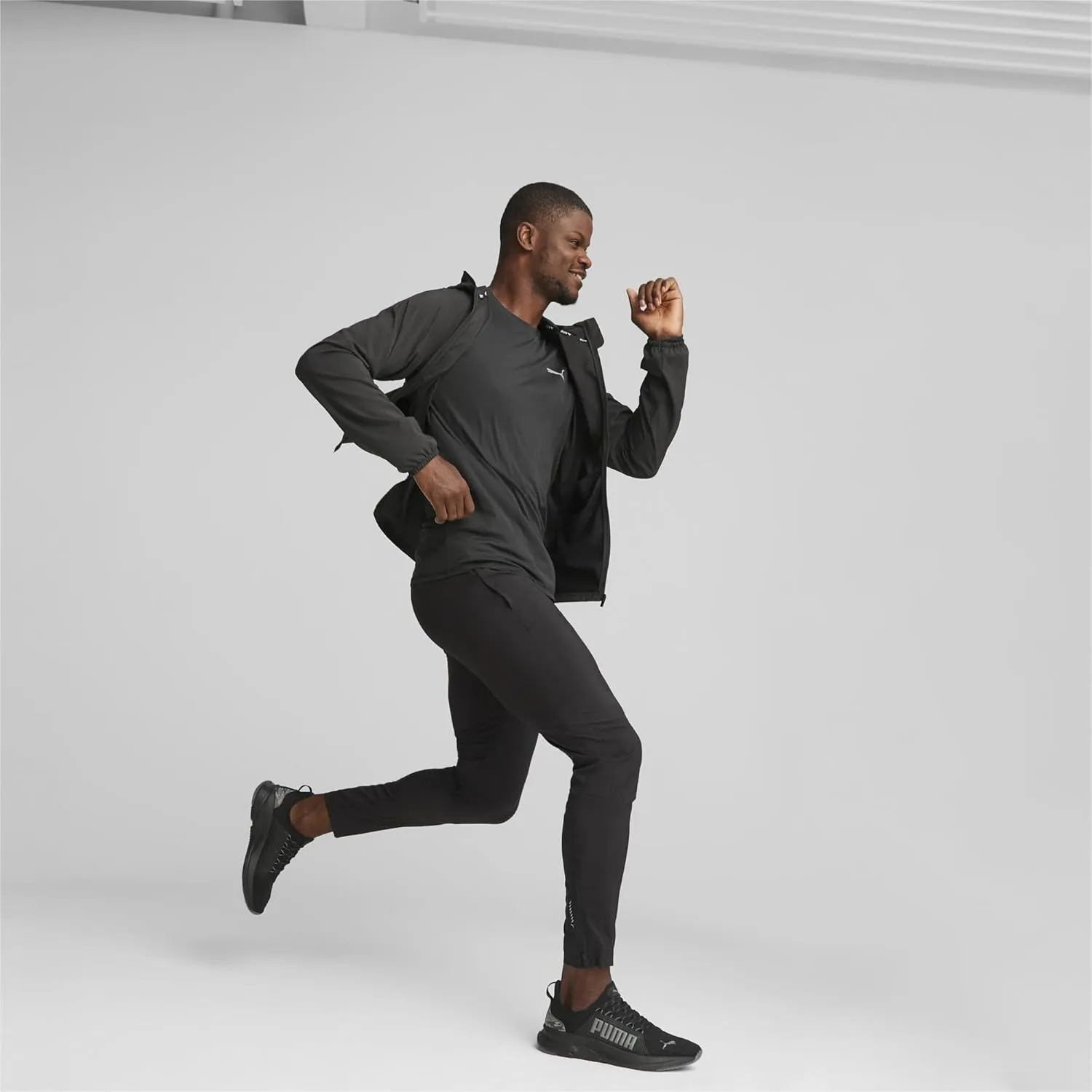 PUMA Men's Run Favorite Woven Jacket