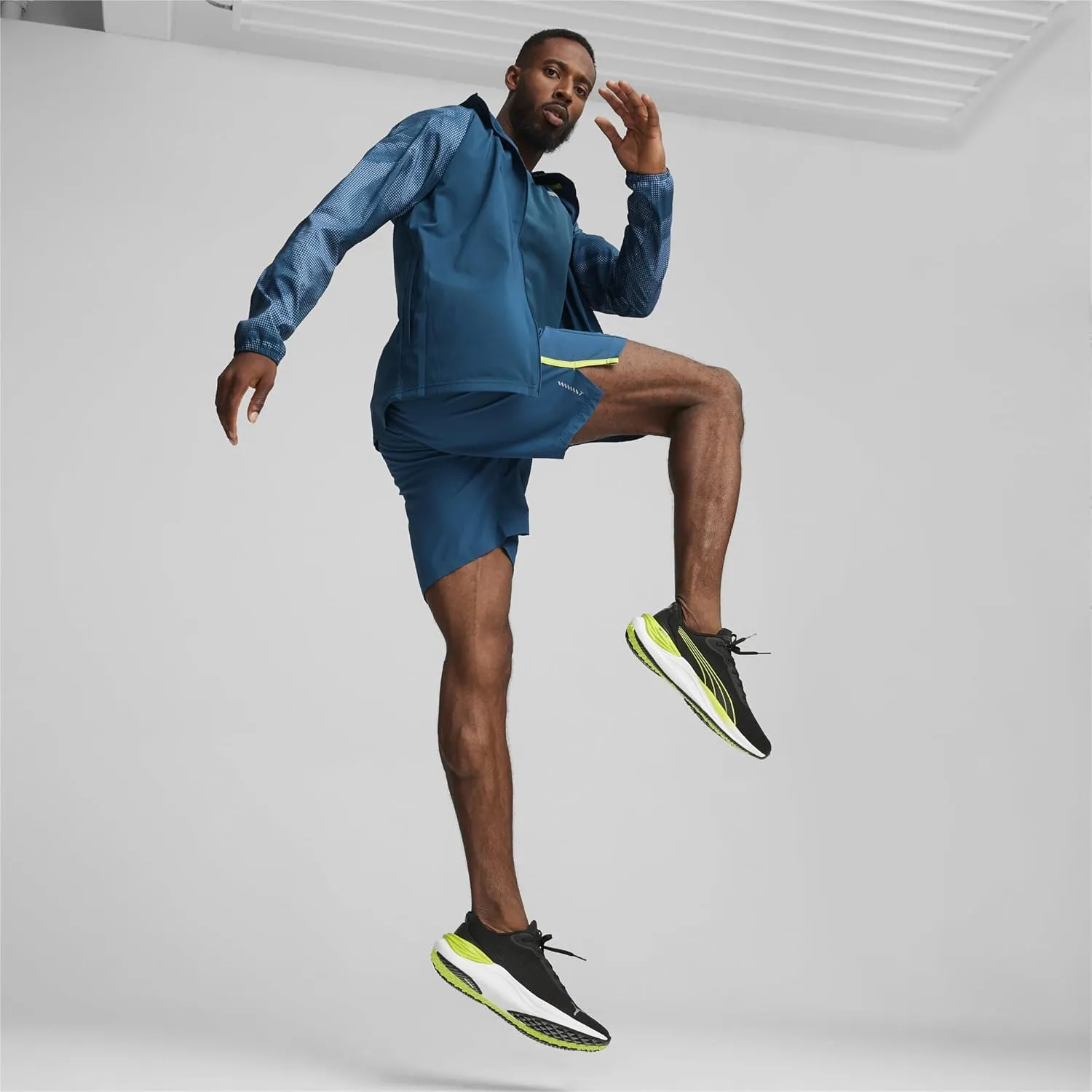 PUMA Men's Run Favorite Woven Jacket