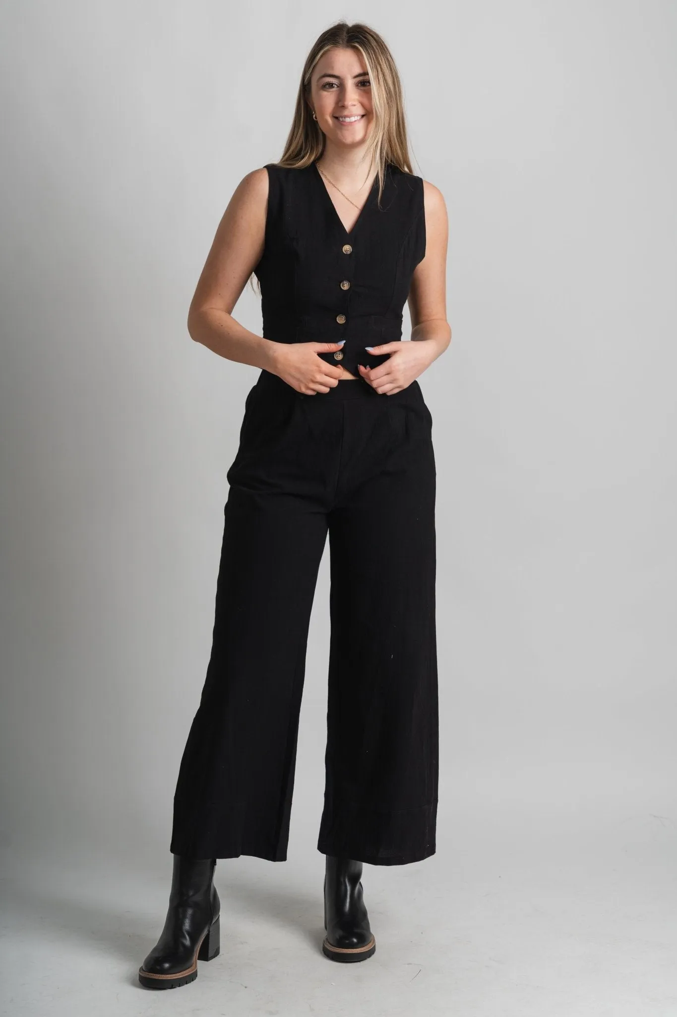 Solid button vest black